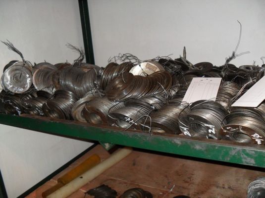 Wysokie ekstrudowany Płetwy Rurki Maszyna z surowców CS / SS / AS / miedź / aluminium Tubes / Titanium